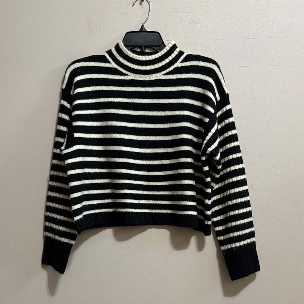 Lush Striped Black and White Women's Sweater size Small